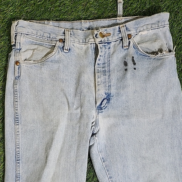 Wrangler Men's Light Blue Slim Straight Jeans - Picture 6 of 8